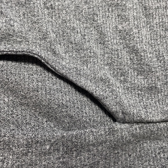 Cute Basic Crop Top - Picture 3 of 3